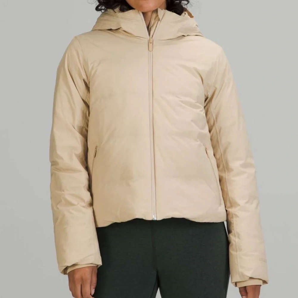 Lululemon NWOT - slush hour jacket - Picture 5 of 5